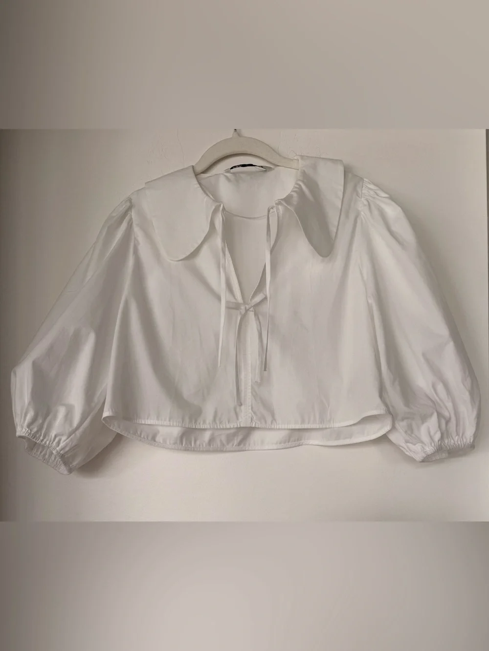 Zara White Cropped Blouse with Peter Pan Collar and Tie